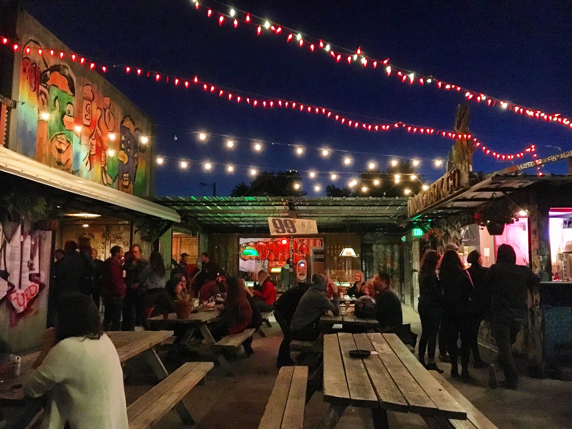 Eli’s Mile High Club starts closure countdown, and Seniore’s Pizza shutters Berkeley branch — The Oaklandside, Piedmont Dining news
